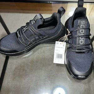 Adidas lite racers 5.0 size 4